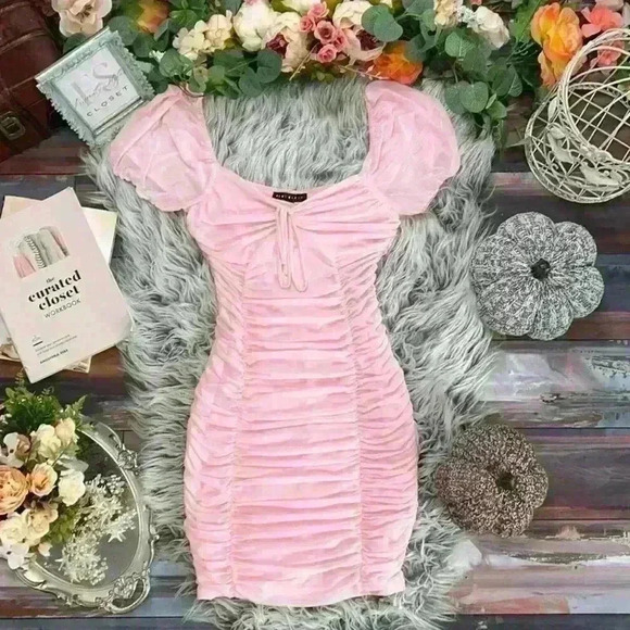 NWT BlueBlush Pink Ruched Mesh Sleeve Bodycon Sweetheart Neck Above-Knee Dress S - Picture 1 of 9
